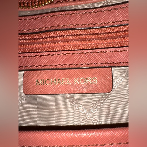 Jet Set Large Saffiano Leather Messenger Bag - Coral/Pink - Picture 8 of 10